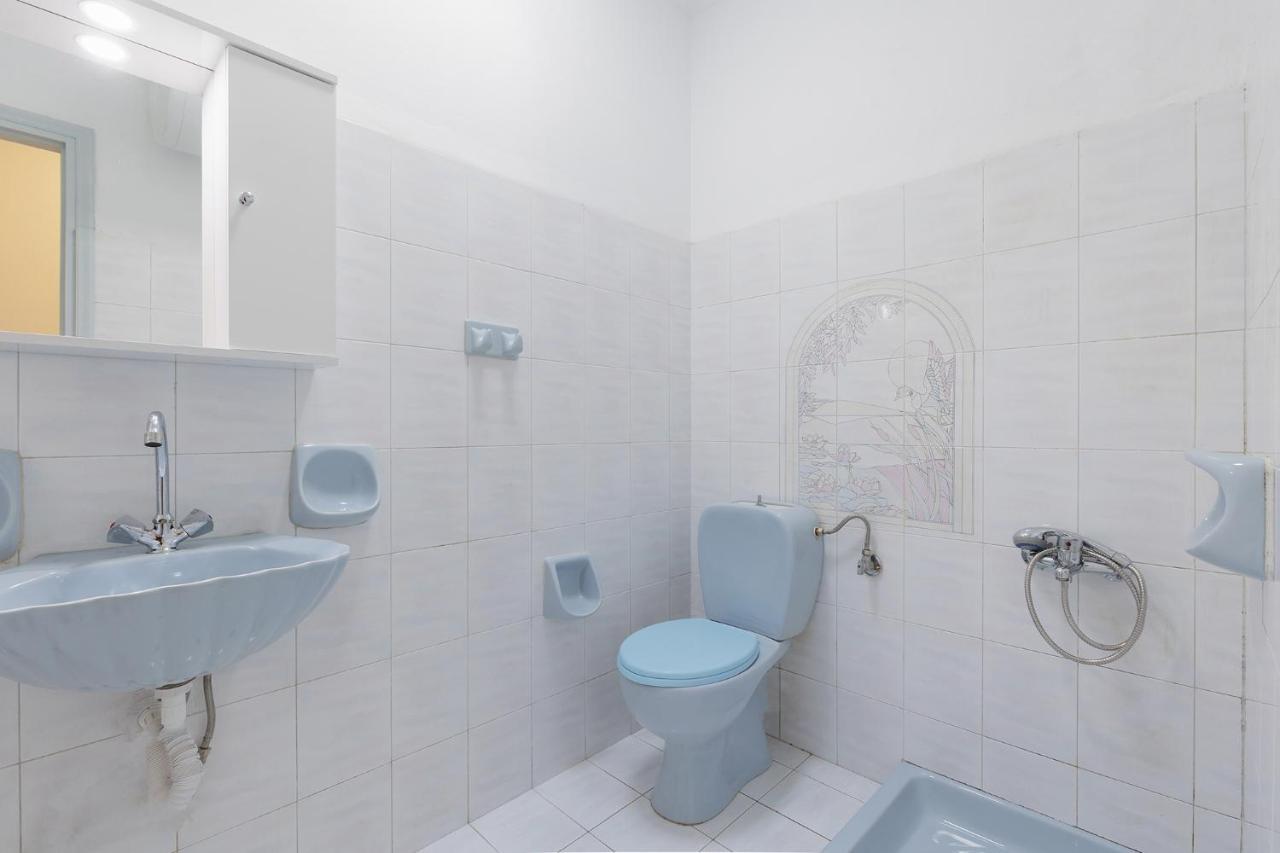 Marina Beachfront Apartment By Konnect, イプソス エクステリア 写真