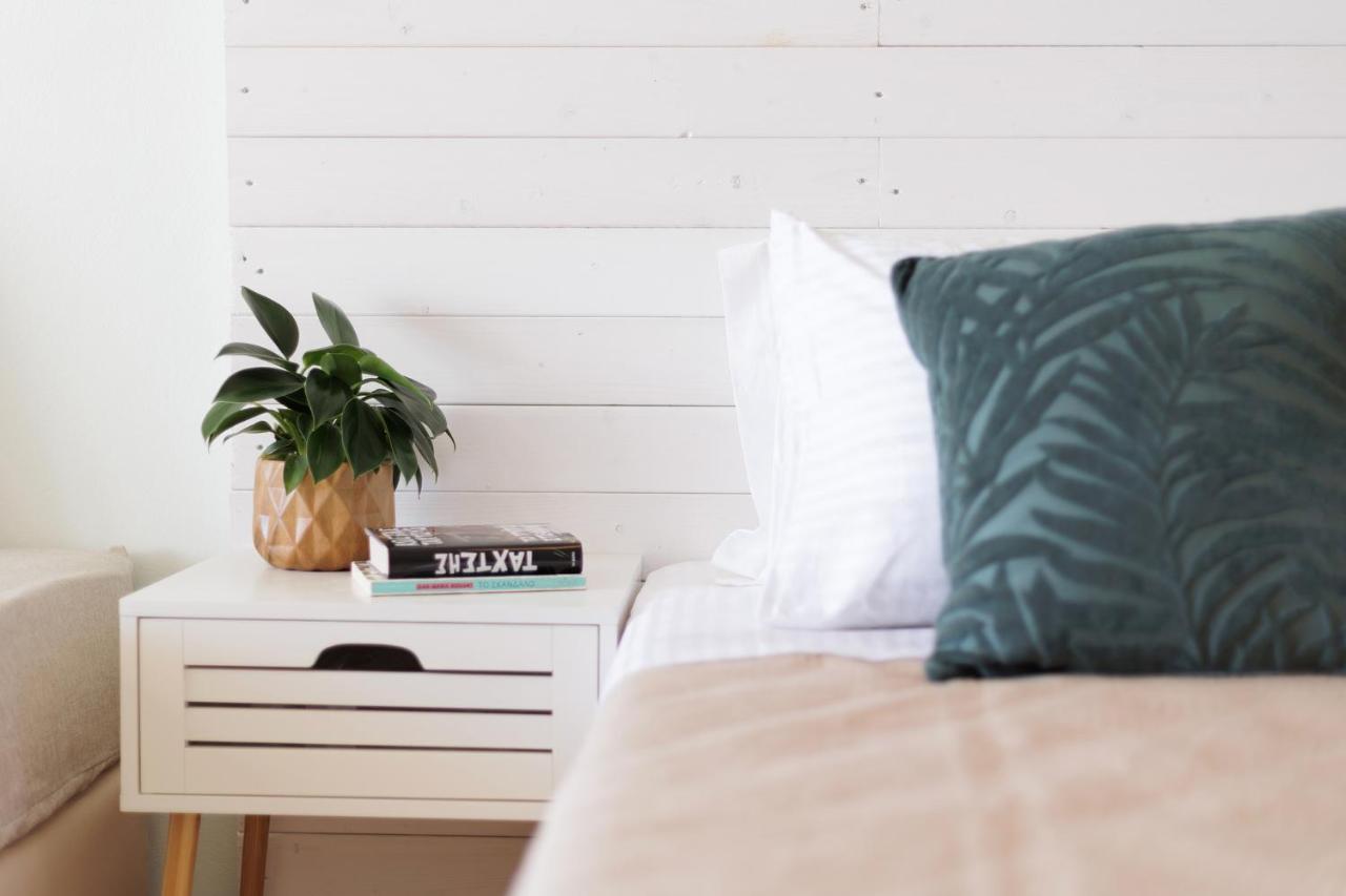 Marina Beachfront Apartment By Konnect, イプソス エクステリア 写真